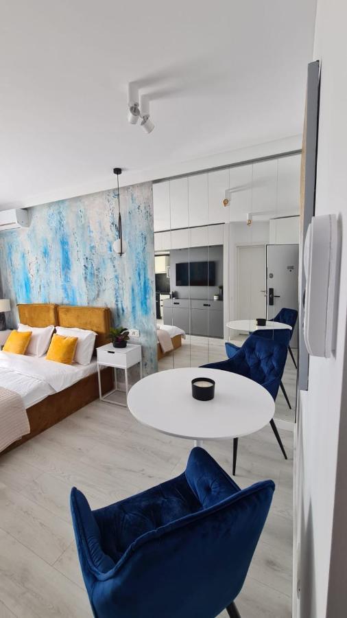 Government Deluxe Studio By Magic Apartments Bukares Bagian luar foto