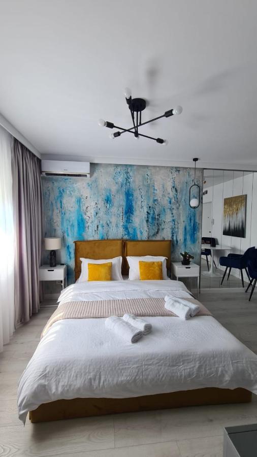 Government Deluxe Studio By Magic Apartments Bukares Bagian luar foto