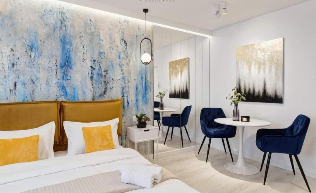 Government Deluxe Studio By Magic Apartments Bukares Bagian luar foto